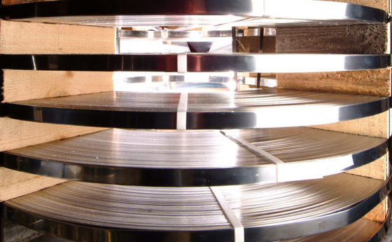 Fertigen Sie kaltgewalzte Aisi-Edelstahl-Streifen 3mm magnetische CER-ISO besonders an